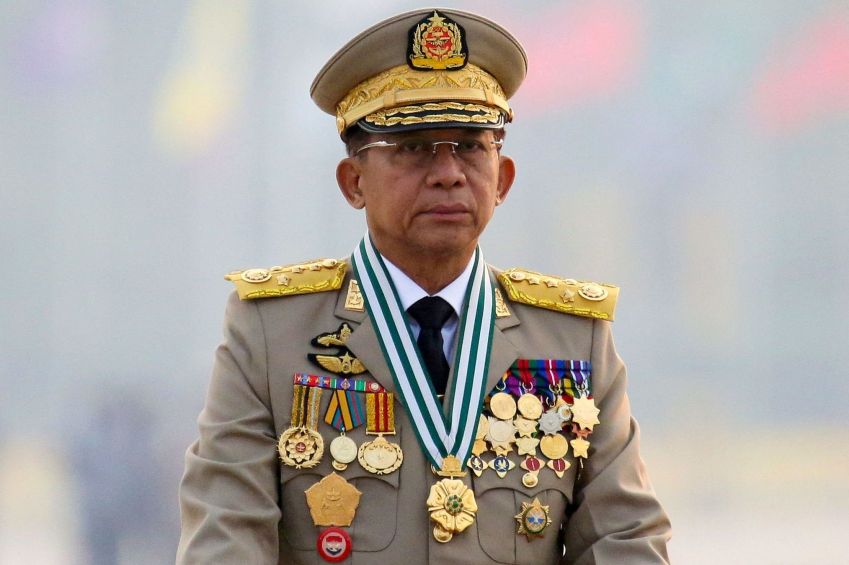 Chefe da junta de Mianmar, Min Aung Hlaing, que liderou o golpe militar no país, em Naypyitaw, Mianmar / 27/03/2021 REUTERS/Stringer