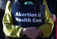 Estado nos EUA criminaliza posse de pílula de aborto sem receita médica