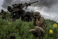 Forças ucranianas recuam de vila em Donetsk; Rússia continua avanço para oeste