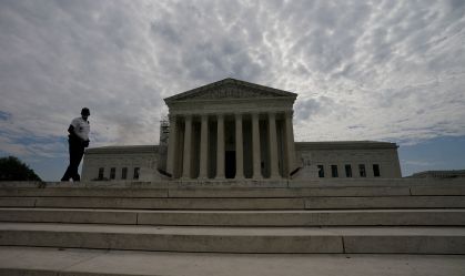 Em decisão polêmica, Suprema Corte dos EUA limita proteções à comunidade LGBT+