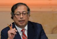 Presidente colombiano pede renúncia de ministros e altos funcionários