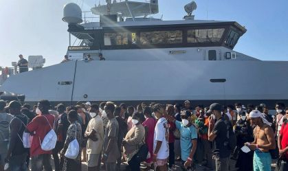 Seis imigrantes morreram e 40 desapareceram na costa italiana, diz agência