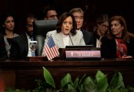 EUA: Democratas começam a apoiar Kamala Harris apesar de persistência de Biden