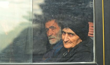 Armênios fogem de Nargorno-Karabakh após derrota na região separatista