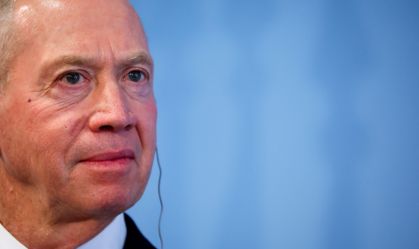 Ministro da Defesa de Israel diz que tropas perto de Gaza “verão região de dentro em breve”