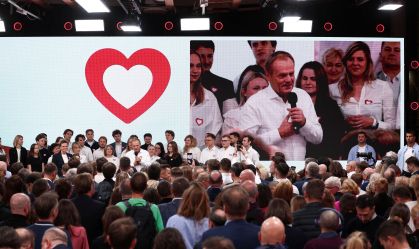 Oposição se aproxima de derrubar governistas na Polônia em grande reviravolta política