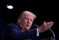 Trump conta a membro de Mar-a-Lago sobre ligações com líderes estrangeiros