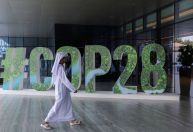 COP28 aprova transição dos combustíveis fósseis para fontes de energia limpas