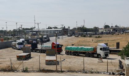 Mais 13 caminhões de ajuda atravessam a fronteira e chegam a Rafah, em Gaza