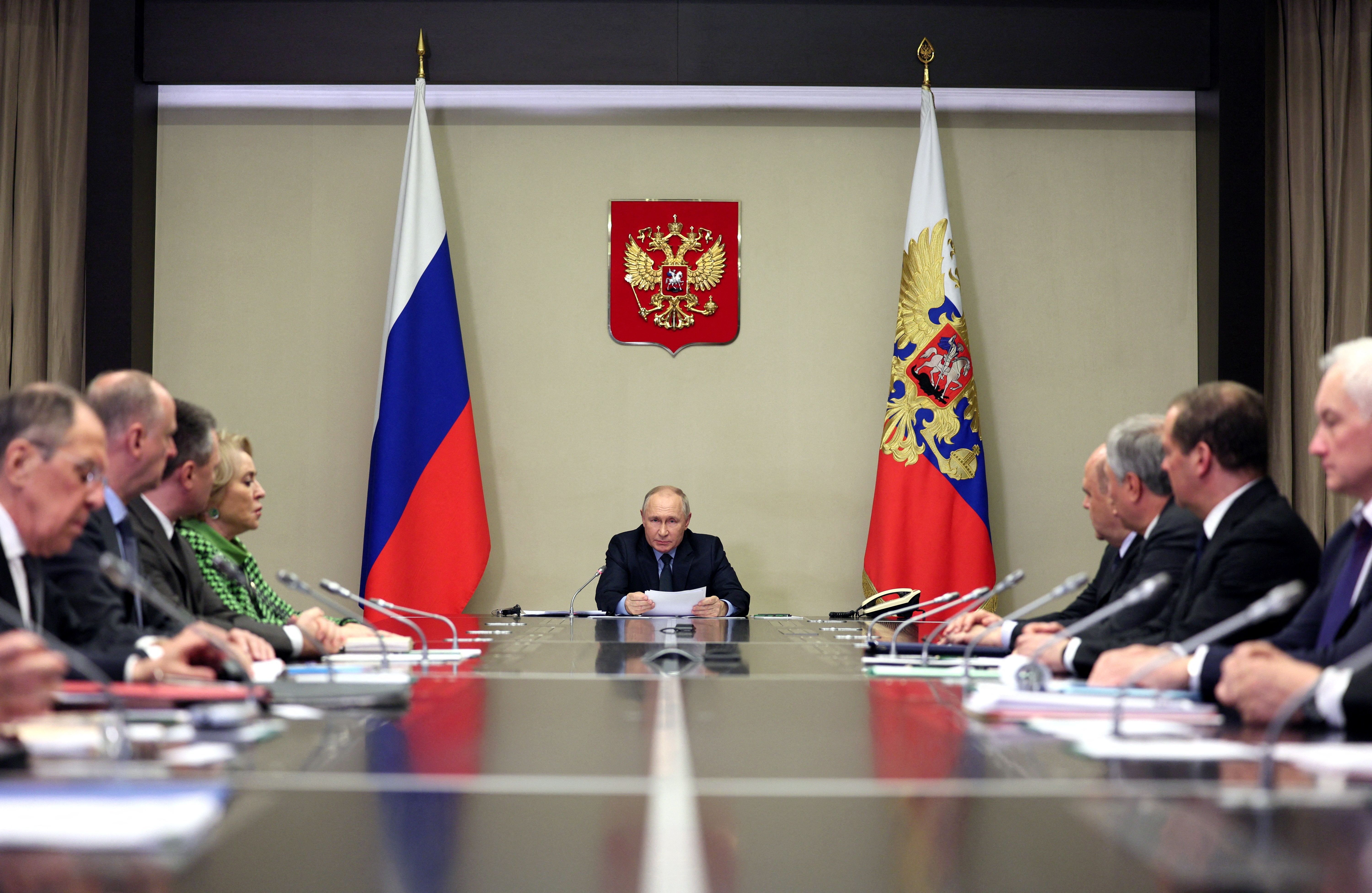 Presidente da Rússia, Vladimir Putin, em reunião com membros do