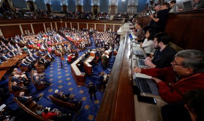 Republicanos defendem maioria na Câmara dos EUA, enquanto democratas buscam quatro cadeiras