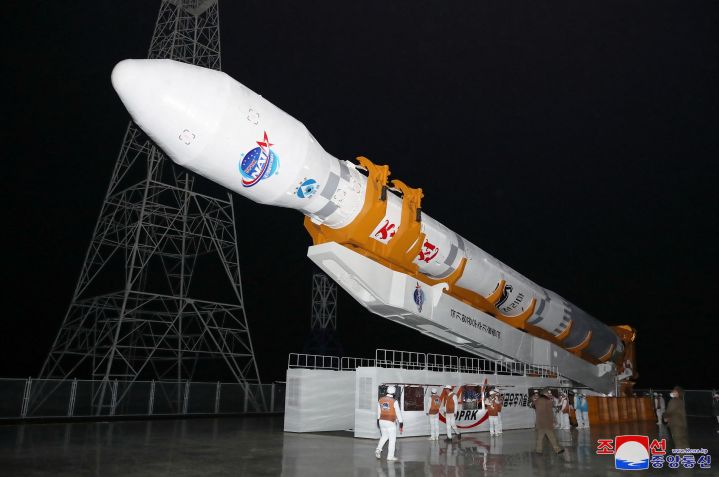 Foguete carregando satélite espião Malligyong-1 / 21/11/2023 KCNA via REUTERS