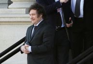 Milei busca renovar política externa e renegociação com FMI em viagem aos EUA