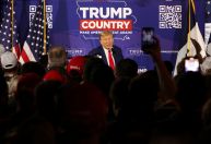 Trump ataca adversários em disputa por indicação republicana nos EUA
