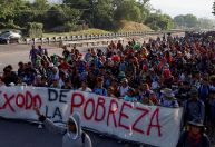 Mais de 11 mil migrantes esperam em acampamentos no México para tentar entrar nos EUA