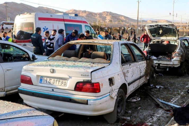 Pessoas se reúnem no local das explosões durante cerimônia realizada para marcar a morte do general iraniano Qassem Soleimani, em Kerman, Irã / 03/01/2024 Majid Asgaripour/WANA (West Asia News Agency) via REUTERS