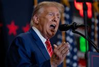 Trump culpa Biden por problemas na fronteira e imigração durante viagem ao Texas