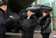 Kim Jong-Un, líder norte-coreano, ordena maiores preparativos de guerra, diz KCNA