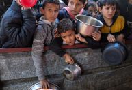 Bebês e crianças morrem de fome em meio a cerco de Israel a Gaza