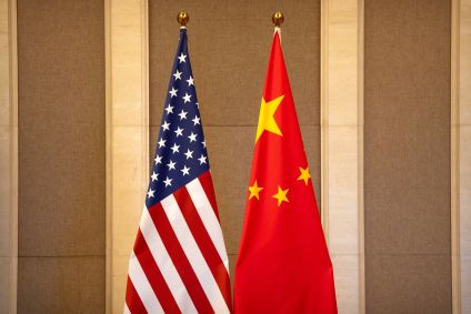 Bandeiras dos EUA e da China em Pequim