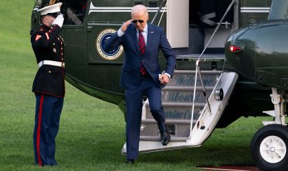 Campanha de Biden lança novos anúncios sobre aborto voltados para homens latinos
