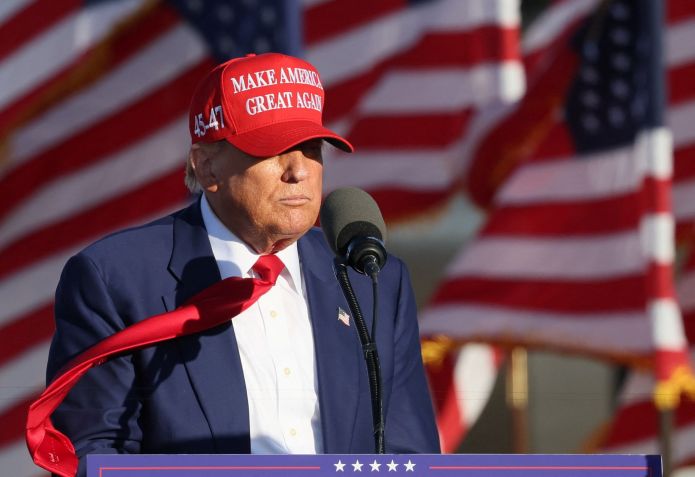 Ex-presidente Donald Trump em evento de campanha em Freeland, Michigan, EUA / 01/05/2024 REUTERS/Brendan McDermid