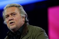 Bannon diz que Trump está "aborrecido" e deve impor sanções a Moraes