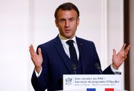 Macron parte para o 