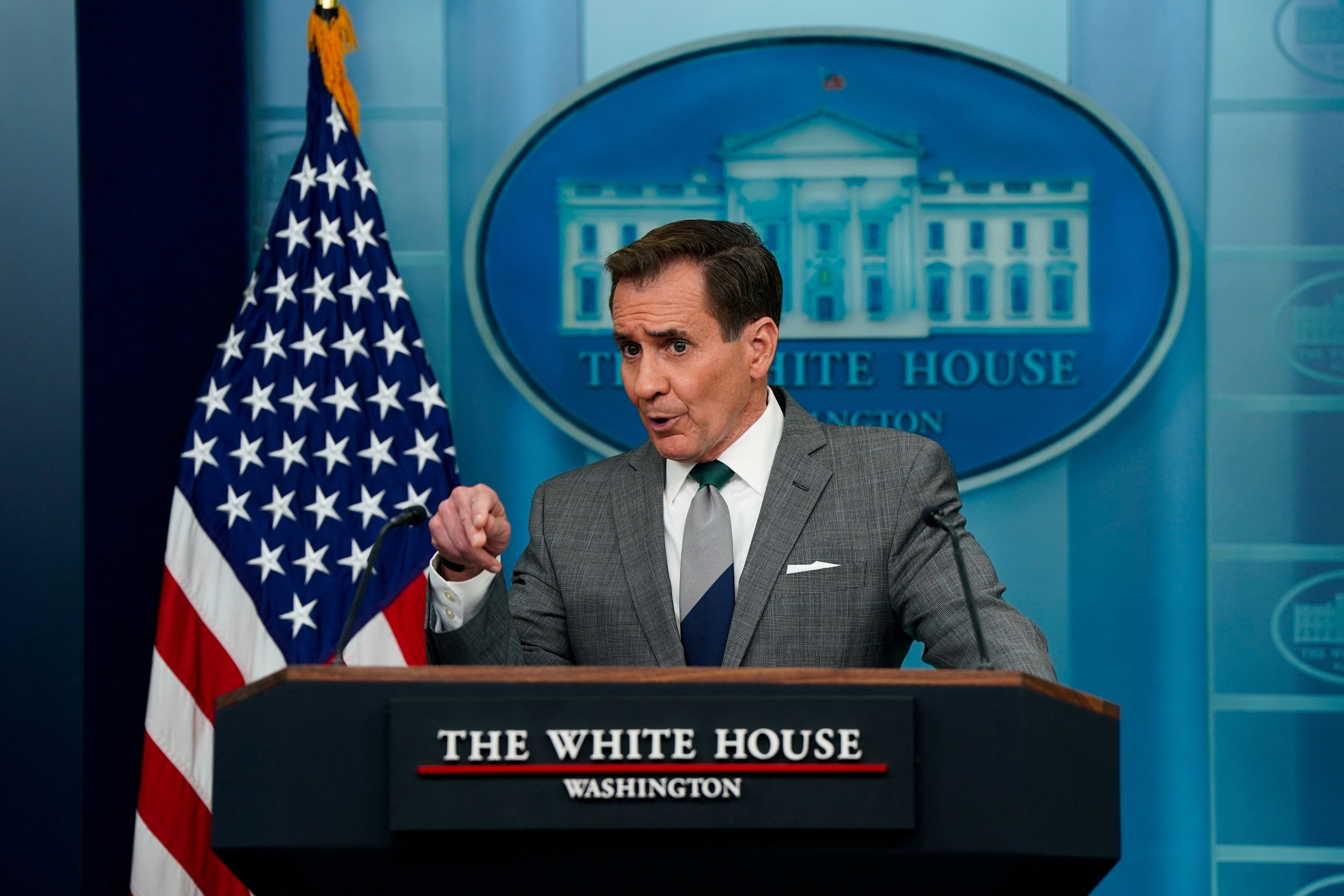 John Kirby em coletiva de imprensa na Casa Branca em