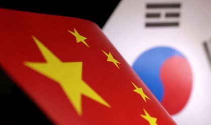 China discute segurança e negócios com a Coreia do Sul, aliada dos EUA e Japão