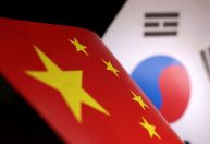China discute segurança e negócios com a Coreia do Sul, aliada dos EUA e Japão