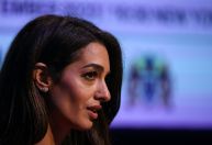 Amal Clooney teve papel decisivo e apoiou pedido de prisão de Netanyahu