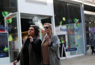 Congresso no Reino Unido debate impactos de cigarro eletrônico na saúde