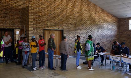 Sul-africanos vão às urnas em eleição que pode tirar maioria de partido de Mandela