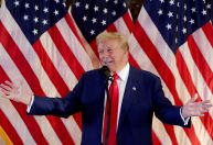 Donald Trump volta a fazer campanha pela primeira vez desde sua condenação