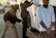 Imigrantes de todo o mundo atravessam deserto da Califórnia para chegar aos EUA