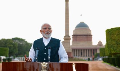 Premiê Modi mantém principais ministros na formação de gabinete indiano