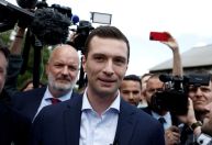 Extrema direita da França confirma posição contra Rússia mas com limites à Ucrânia