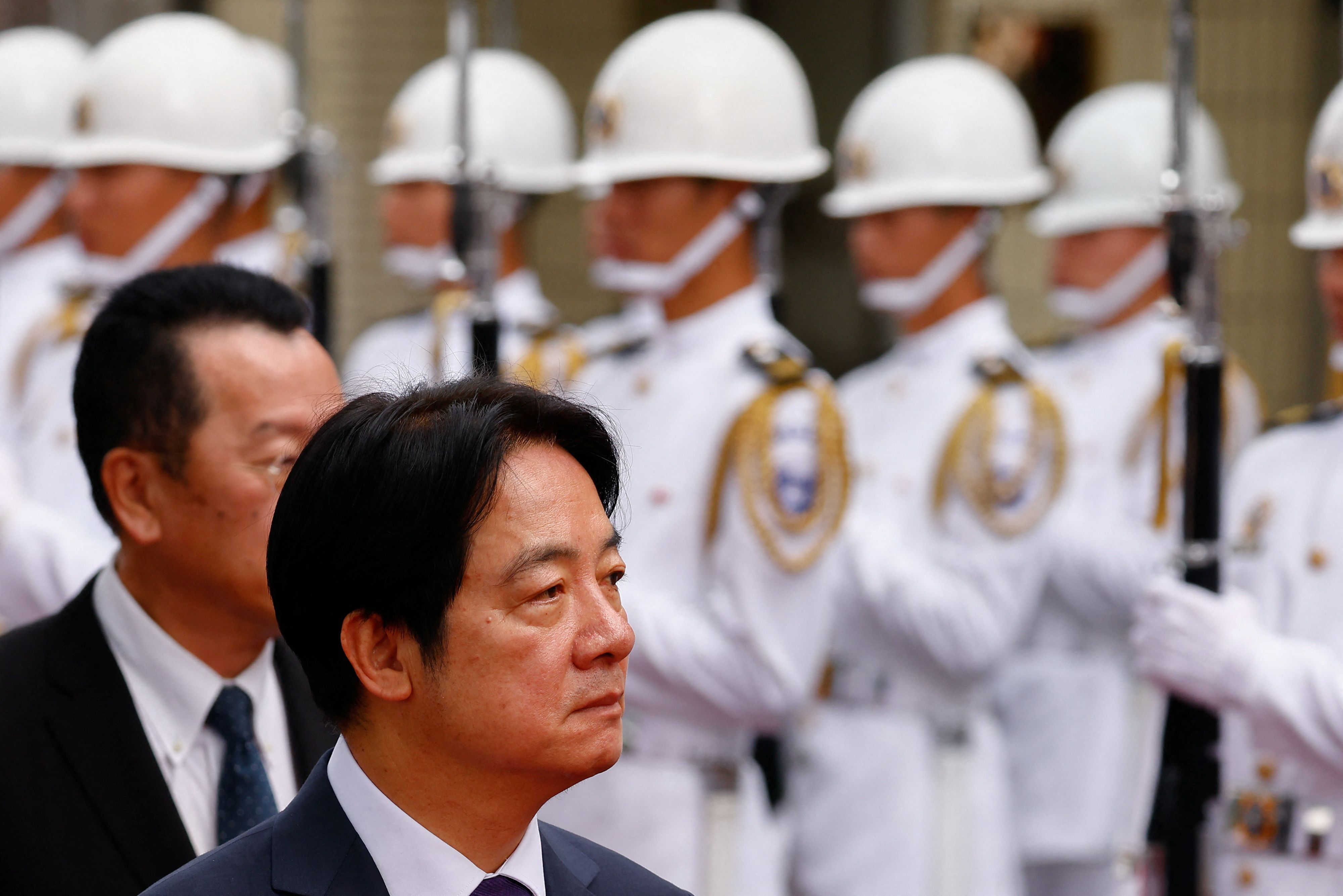 Presidente de Taiwan, Lai Ching-te, visita academia militar em Kaohsiung