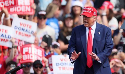 Trump defende visto permanente para estudantes estrangeiros formados nos EUA