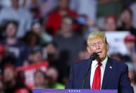 Trump é 18 vezes mais popular que Biden no TikTok