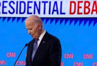 Cresce o número de parlamentares democratas pedindo desistência de Joe Biden
