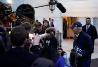 Biden enfrenta imprensa em esforço para conter preocupações sobre idade