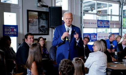 "Estou bem", diz Biden em campanha enquanto brinca que tem "apenas 41 anos"