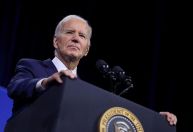 Casa Branca: Biden está focado em recuperação, mas recebe informações de governo