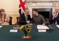 Starmer tenta relançar acordo de paz na Ucrânia em cúpula no Reino Unido