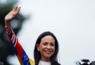 Líder da oposição venezuelana pede união e demonstra otimismo ao votar