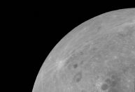 Impactos de meteoritos sustentam tênue atmosfera lunar, diz estudo