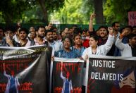 Médicos indianos se recusam a encerrar protestos contra estupro e assassinato de médico