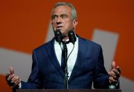 Robert Kennedy Jr. diz avaliar desistir da eleição dos EUA para apoiar Trump
